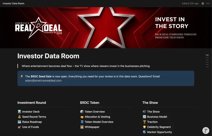 The data-room overview groups investment-round materials, token documentation and project information. This screenshot records the example as supplied; the fundraising notice is part of that snapshot.